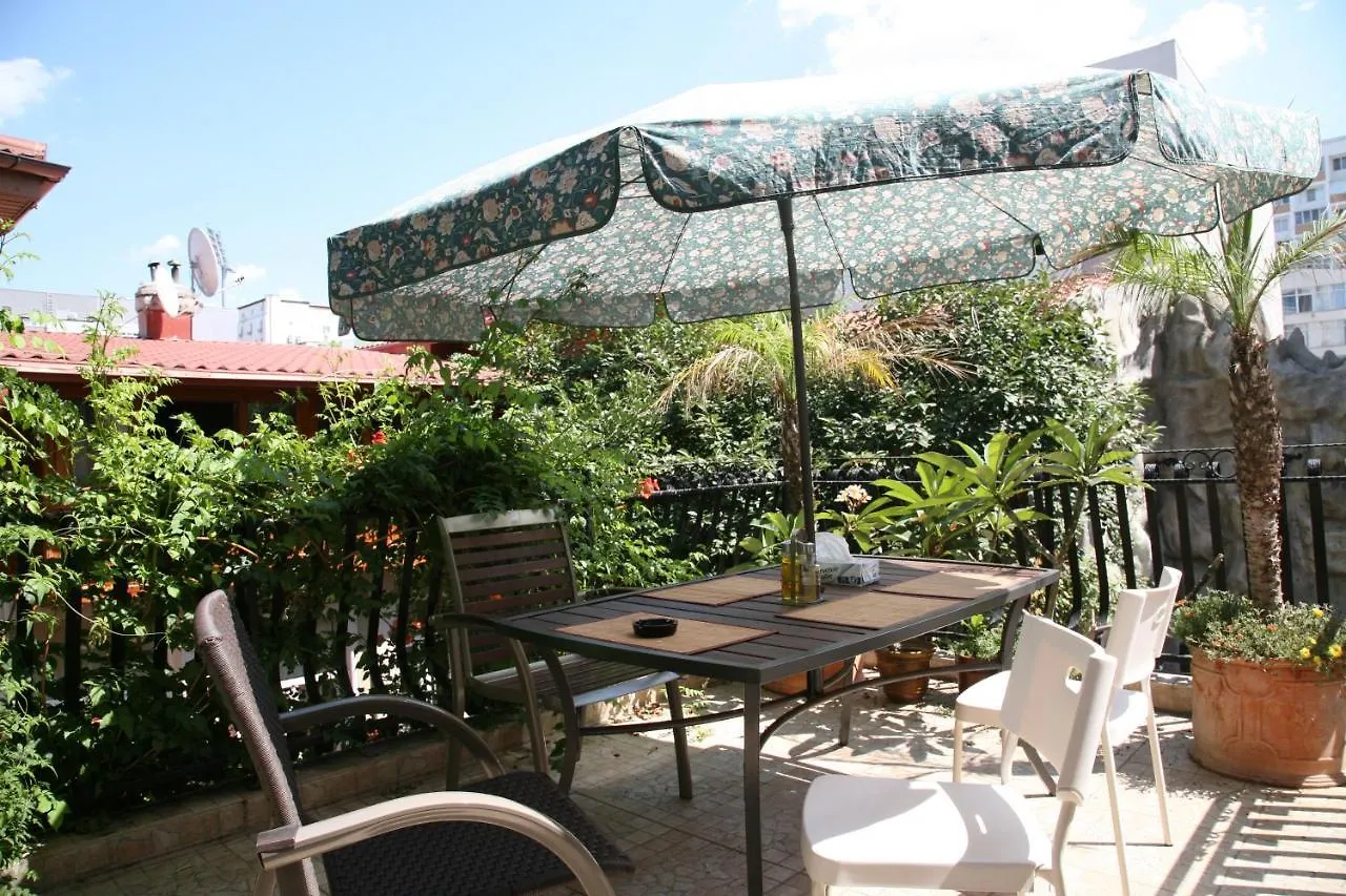 City Garden Rooms&Apartments Boekarest Roemenië