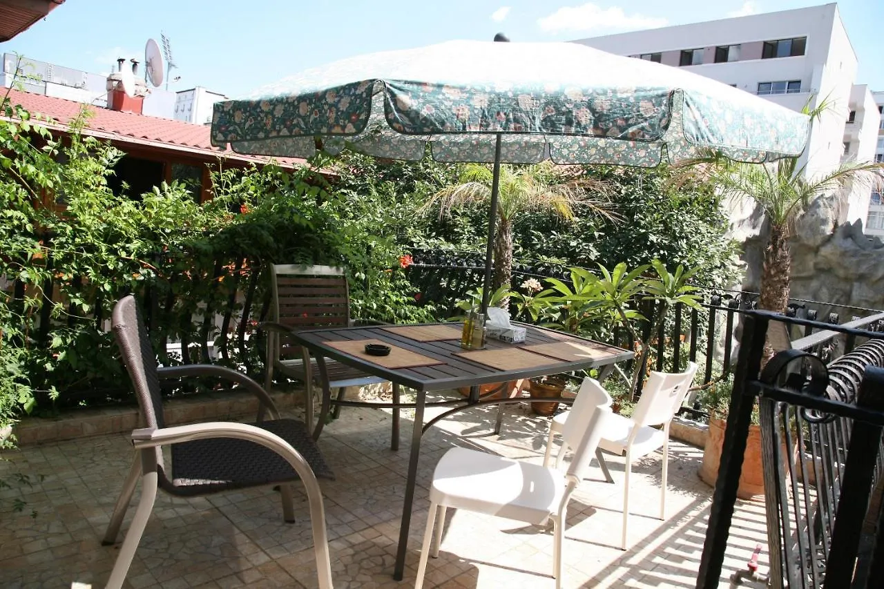 City Garden Rooms&Apartments Boekarest Bed & Breakfast
