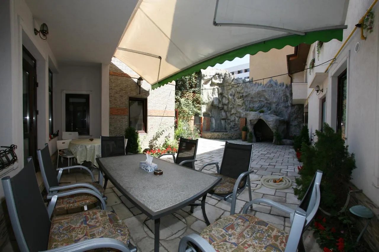 *** Bed & Breakfast City Garden Rooms&Apartments Boekarest Roemenië