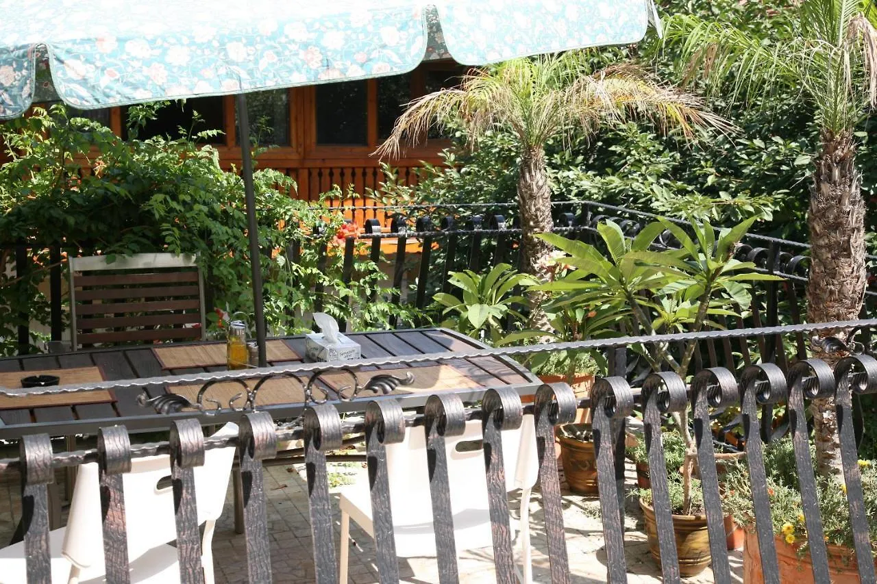 City Garden Rooms&Apartments Boekarest