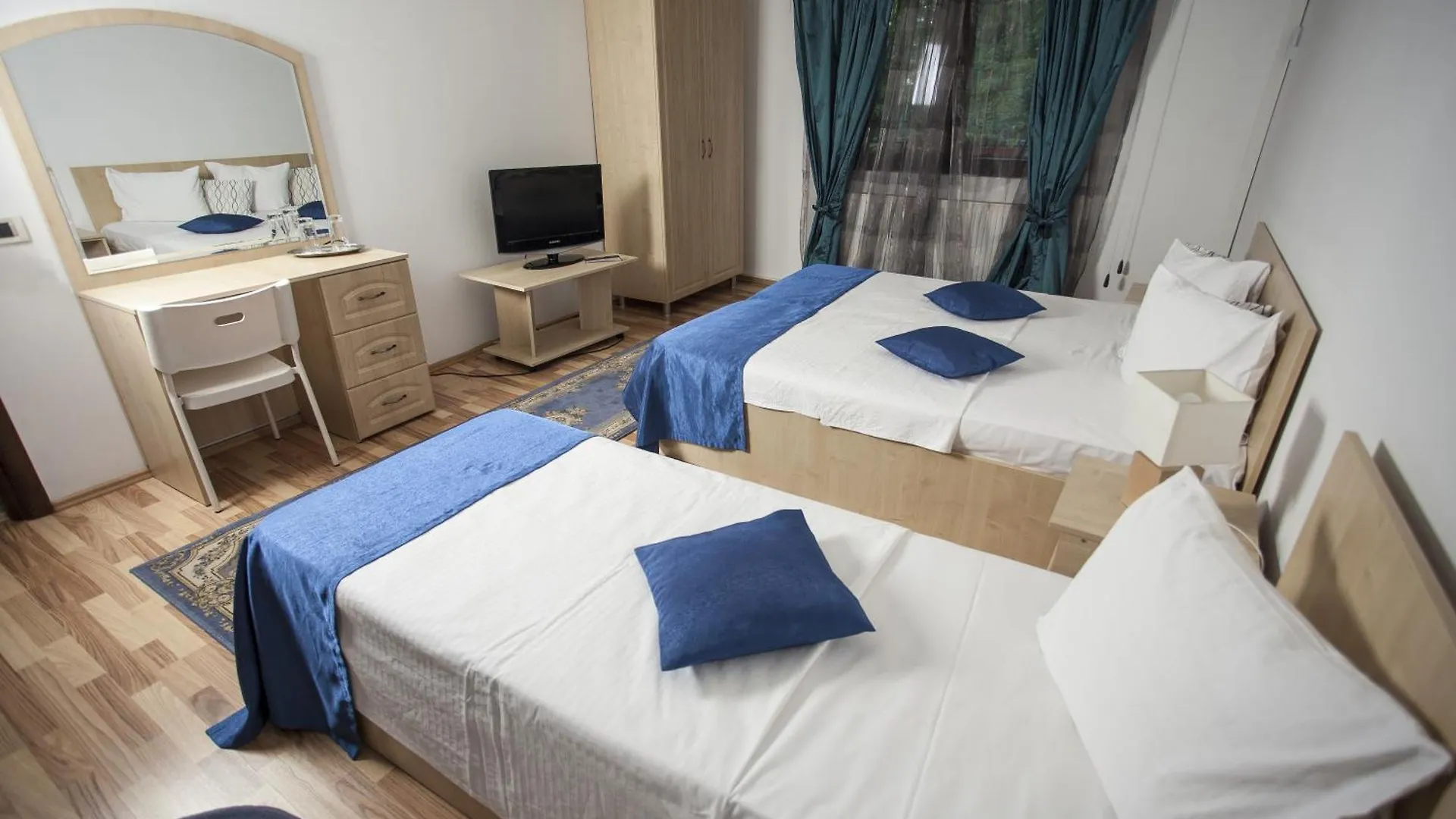 Bed & Breakfast City Garden Rooms And Apartments Bucharest